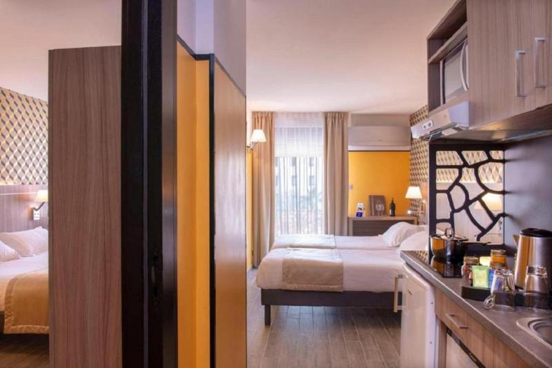 스탠다드 스튜디오, Unique Hôtel Résidence & Spa