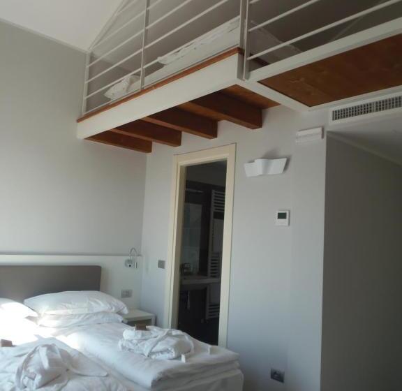 Номер Deluxe Кровать Кинг, Albergo Dongo