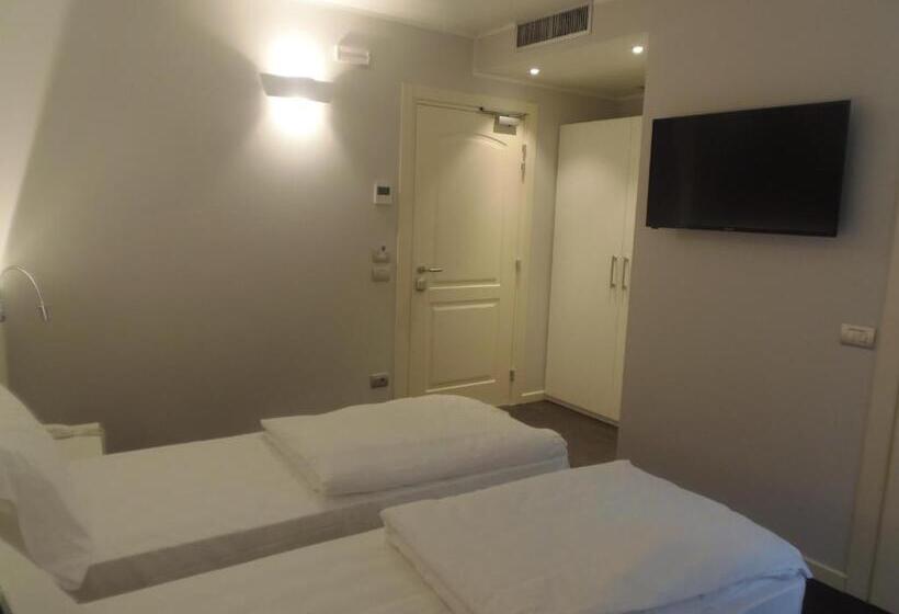 Стандартный Номер Кровать Кинг, Albergo Dongo