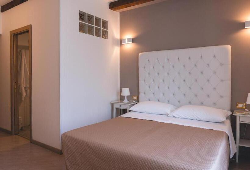 اتاق لوکس با بالکن, Fata34 Luxury B&b