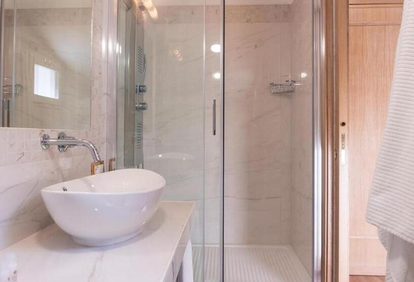 اتاق لوکس سه تخته, Fata34 Luxury B&b