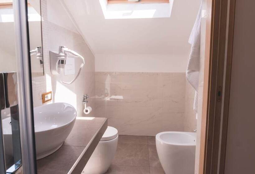 اتاق لوکس با بالکن, Fata34 Luxury B&b