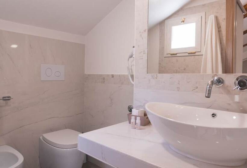 اتاق لوکس با بالکن, Fata34 Luxury B&b