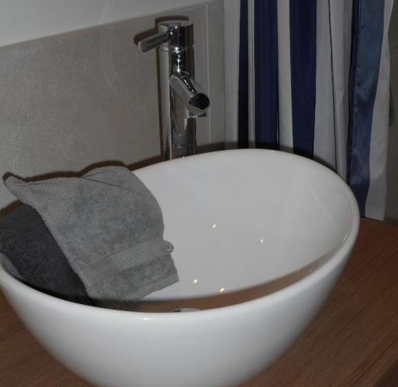 Номер Стандарт, Bed Aan Zee Kabine7