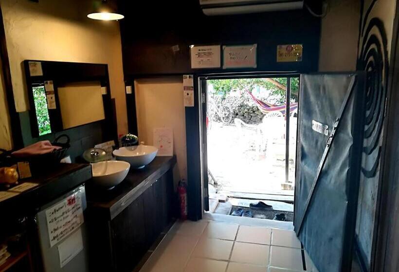 Номер Economy, Taketomijima Guesthouse And Je Taime