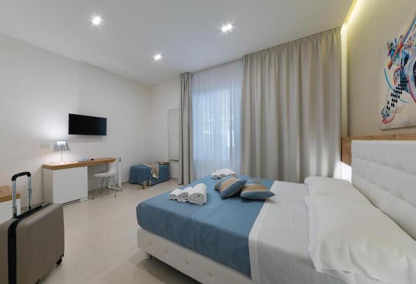 Habitació Triple Deluxe, Artemide