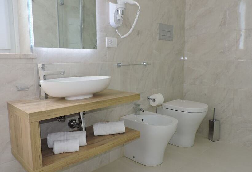 Habitació Triple Superior, Artemide