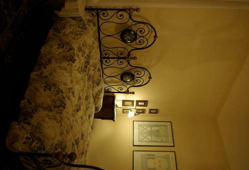 اتاق استاندارد, Aci E Galatea