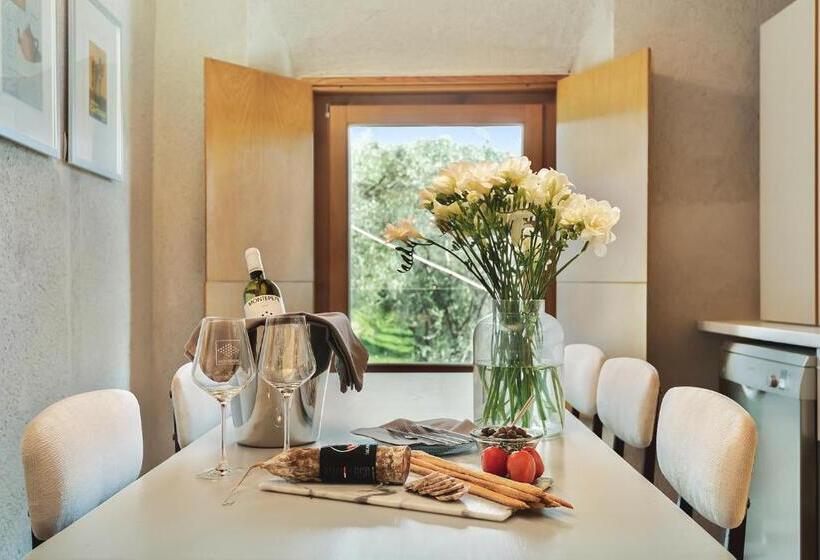 سوئیت جونیور با تراس, Relais Montepepe Winery & Spa