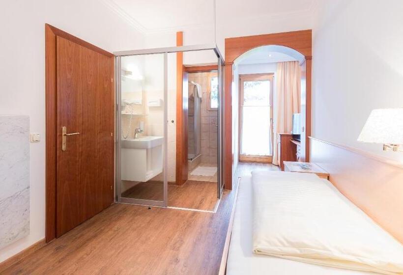 اتاق استاندارد یک تخته با بالکن, Golf Tennis Wellnesshotel Mori