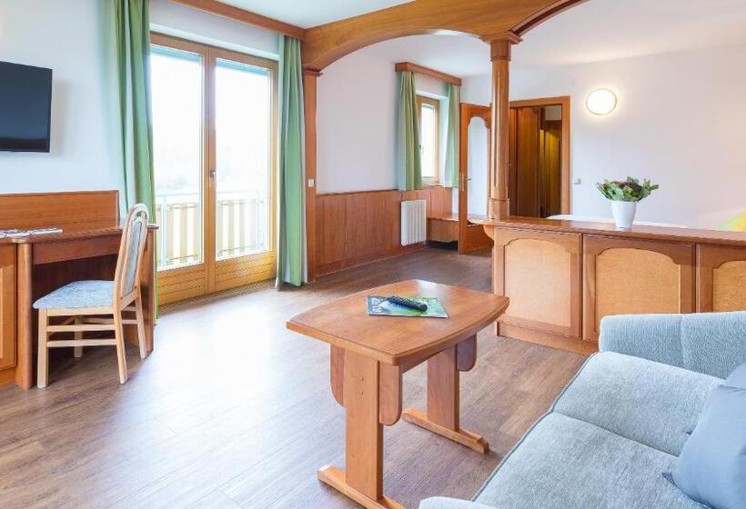 سوییت جونیور با بالکن, Golf Tennis Wellnesshotel Mori