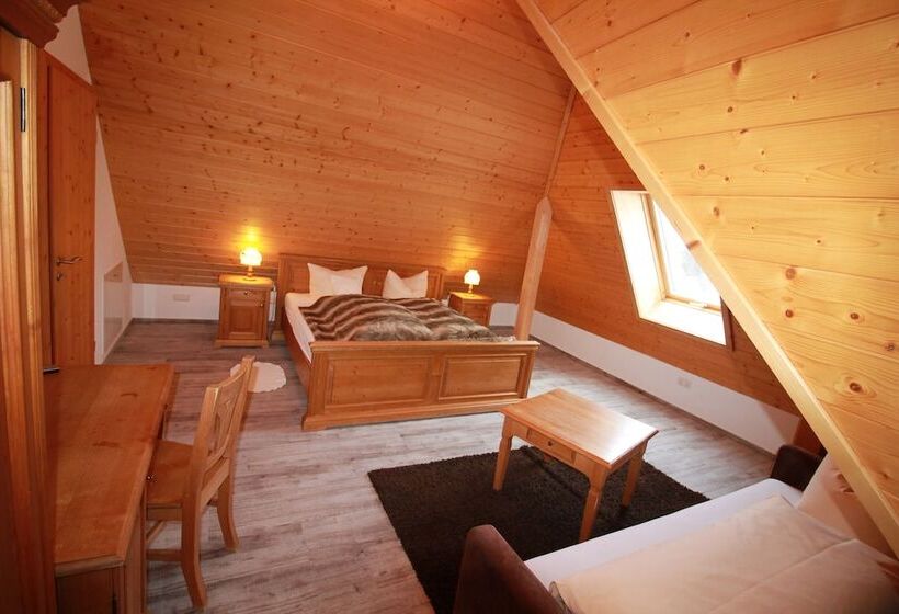 Апартаменты 2 Спальни, & Restaurant Grüner Baum   Die Grüne Oase Am Feldberg