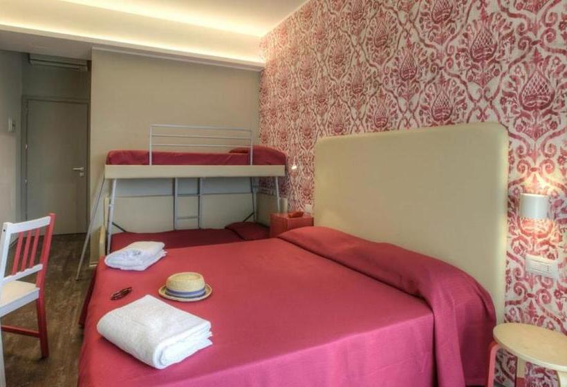 4 Bett Superior Zimmer, 2000
