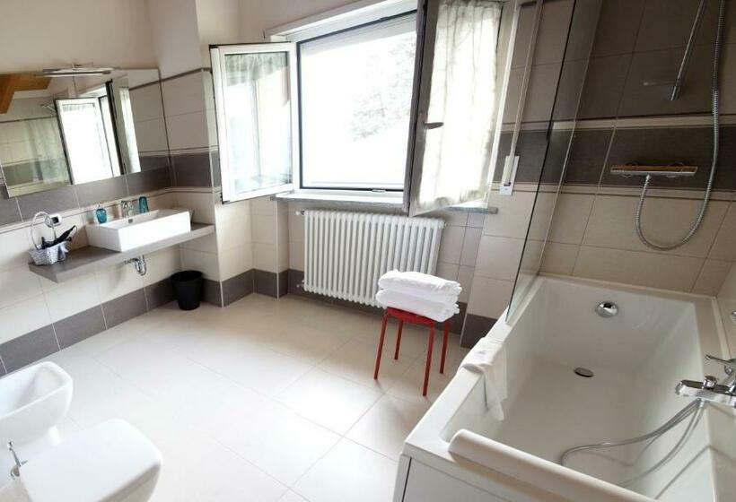 デラックスルーム, B&b Alba In Langhe