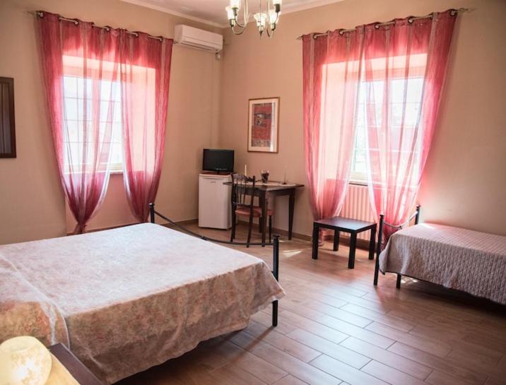 اتاق استاندارد سه نفره, B&b Colle Cucchiara