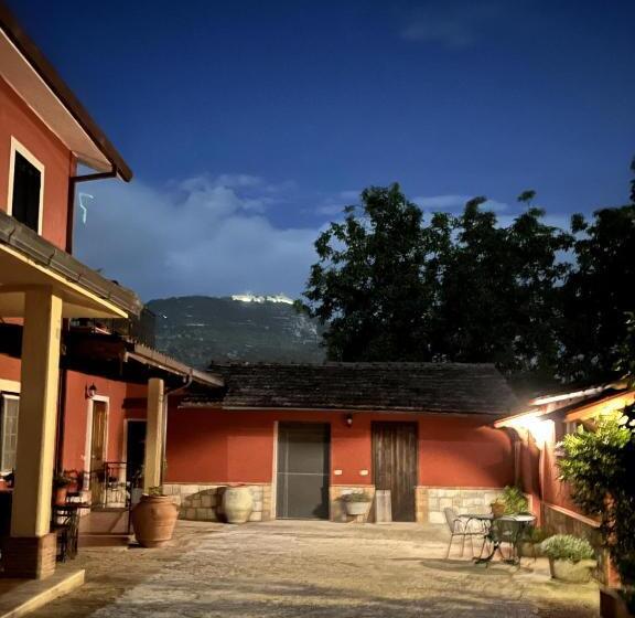 اتاق کلاسیک سه تخته, B&b Colle Cucchiara