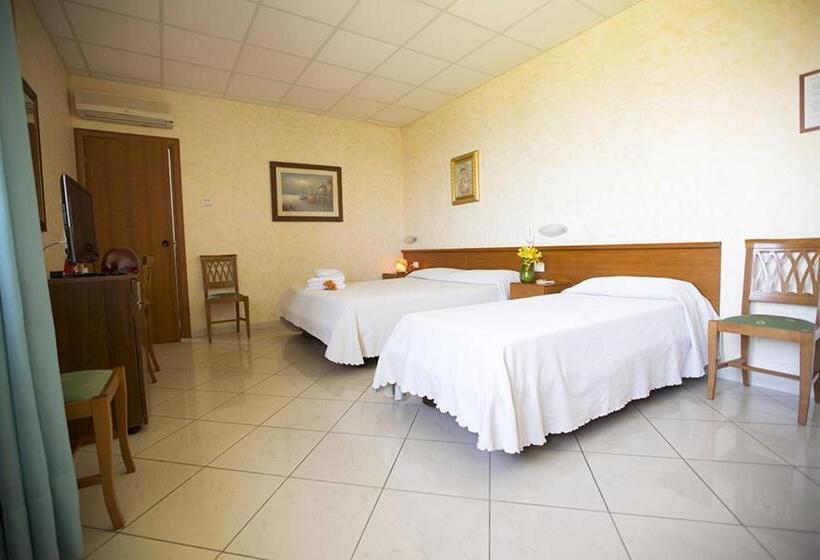 Номер Стандарт Трехместный, Albergo La Principessa