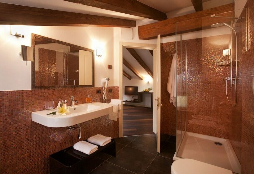 اتاق لوکس, Villa Sizzo Relais B&b