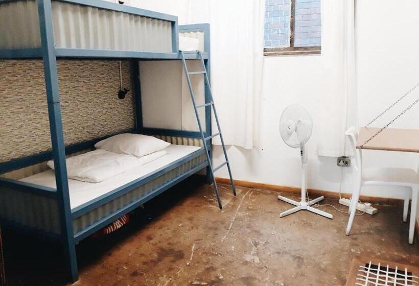 Номер Стандарт, Curiocity Backpackers Johannesburg