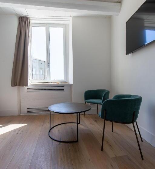 اتاق لوکس با چشم‌انداز دریا, Residenza Amblingh