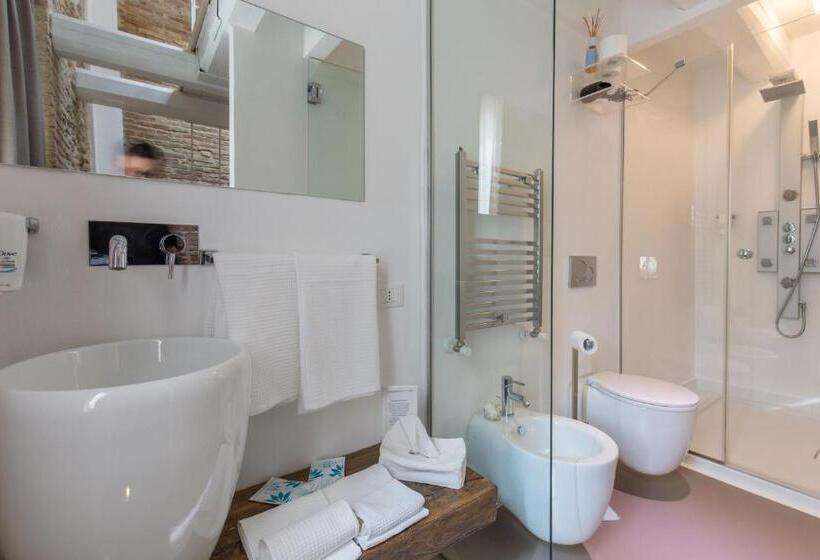 اتاق لوکس, Residenza Amblingh