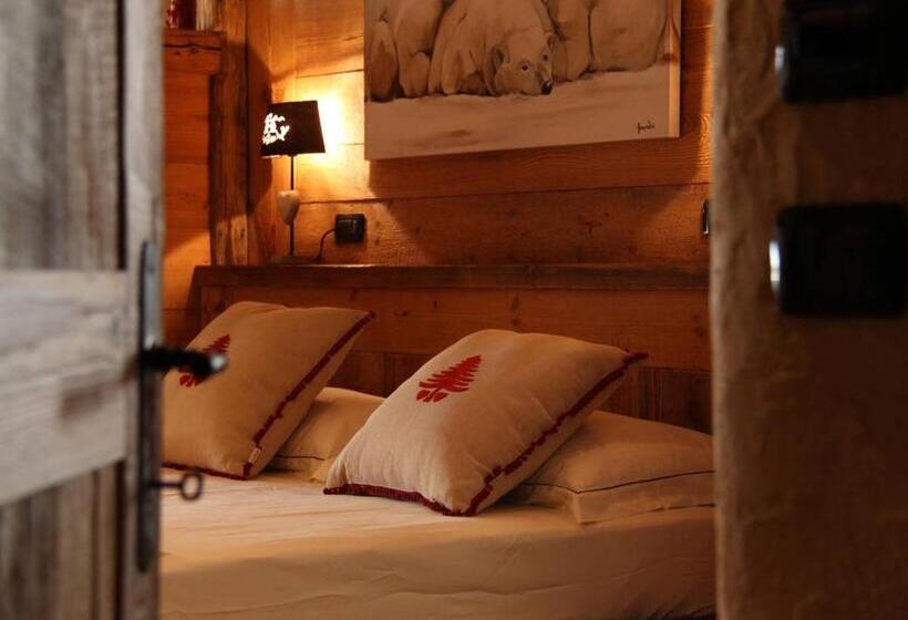 Superior Room with Terrace, Les Trompeurs Chez Odette
