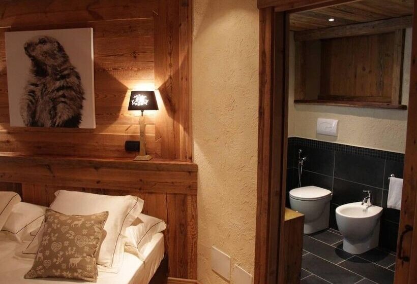 Superior Room with Terrace, Les Trompeurs Chez Odette