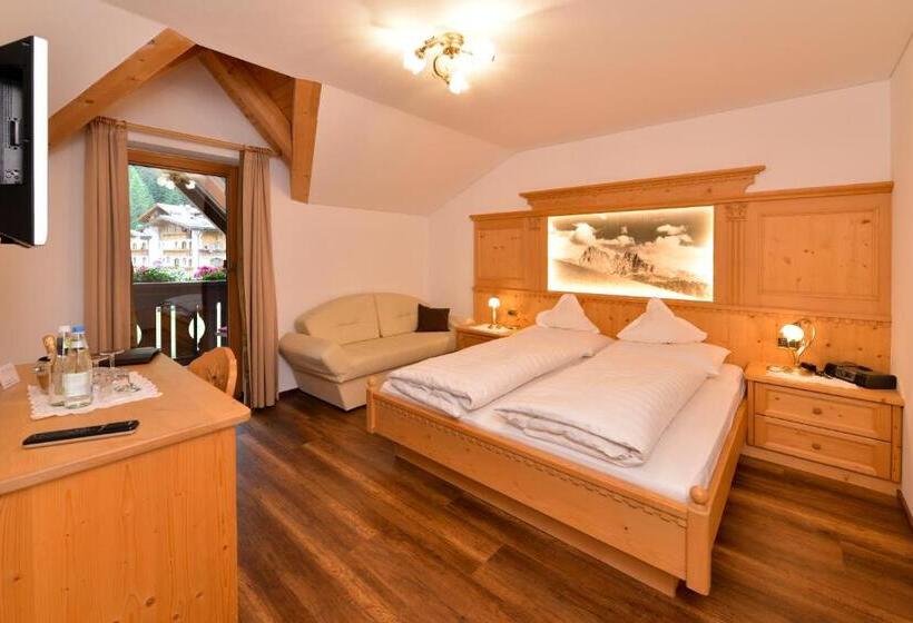 اتاق سوپریور با بالکن, Romantik Villa Cesanueva