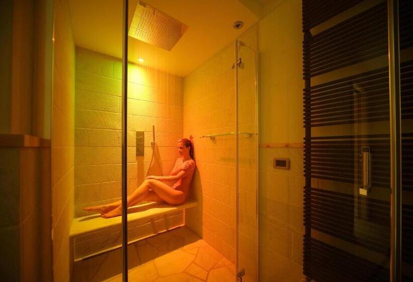 سوئیت با بالکن, Romantik Villa Cesanueva