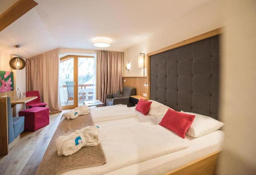 Номер Superior с Балконом, Familienhotel Huber
