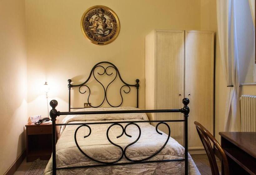 اتاق استاندارد یک نفره, Albergo Il Giglio