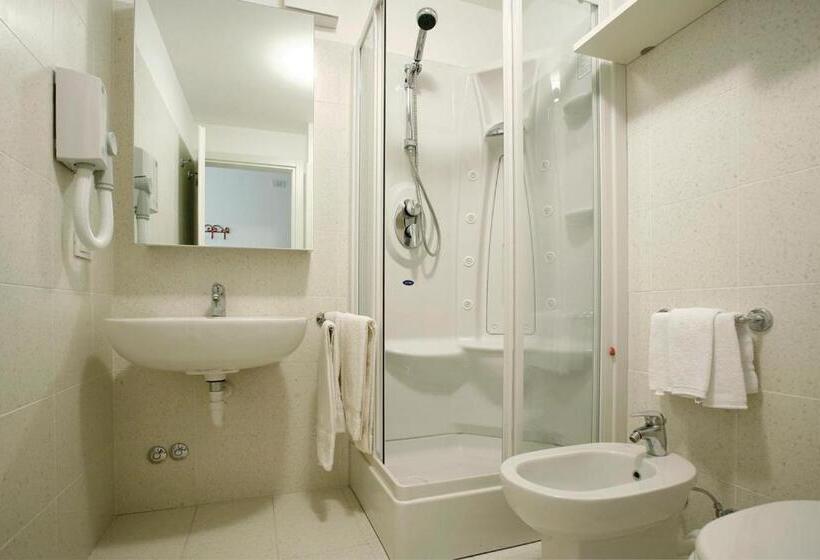 Трехместный Номер Стандарт с Балконом, Lacroma Bio Hotel & Apartments
