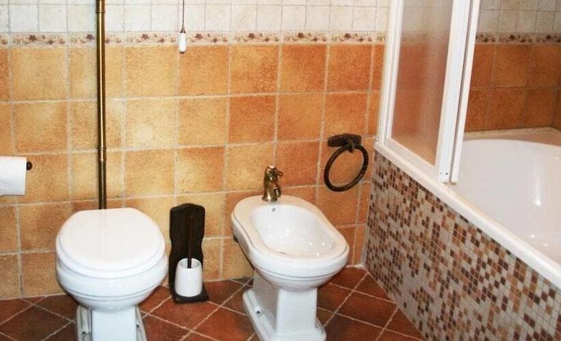 اتاق استاندارد سه تخته با چشم‌انداز استخر, B&b Baglio Degli Ulivi