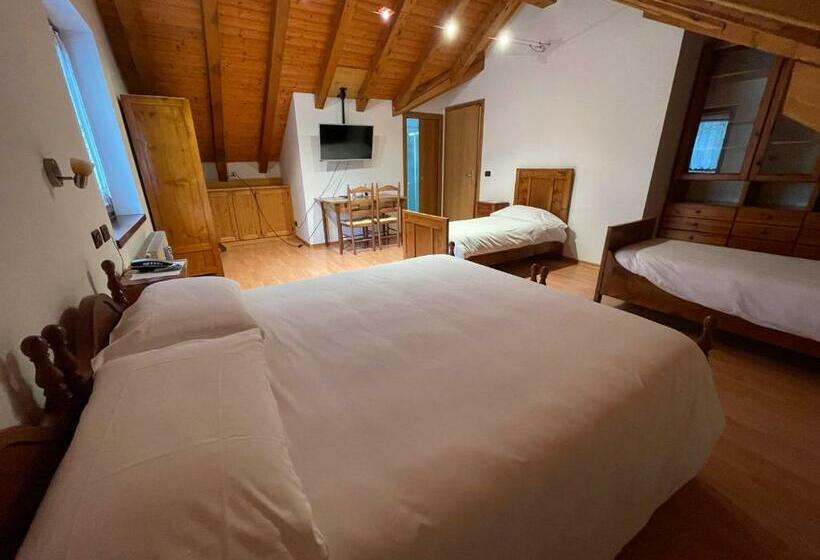 Четырехместный Номер Стандарт, Albergo Nuoitas