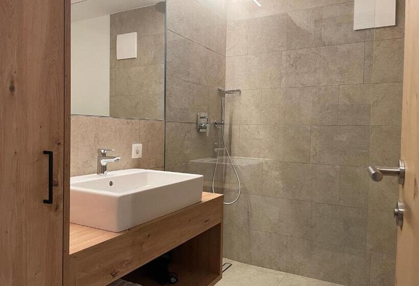 Апартаменты 2 Спальни, Pension & Residence Astoria