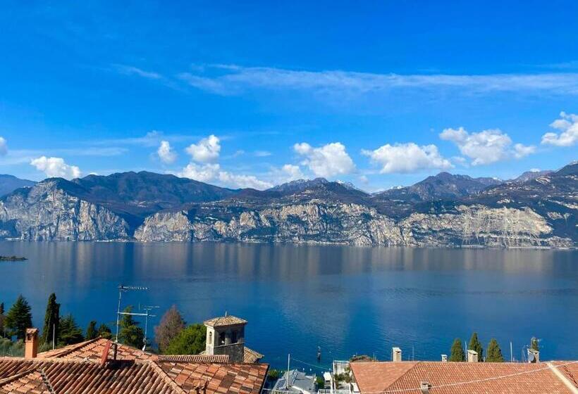 Comfort room with lake view, Villa Emma Malcesine