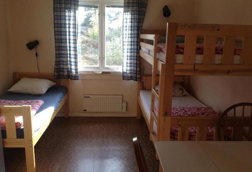 标准三人间共用浴室, Källviken Semesterby
