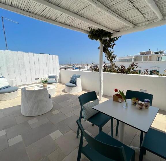 1 Bedroom Apartment with Terrace Sea View, Antico Mondo Rooms & Suites
