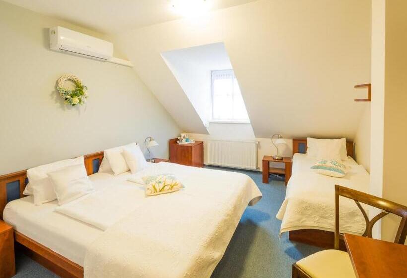 اتاق استاندارد سه نفره, Bonsai