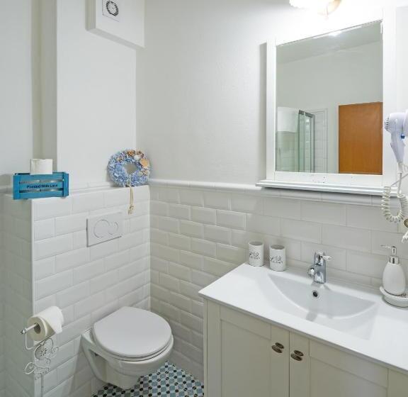 اتاق خانوادگی, Bonsai