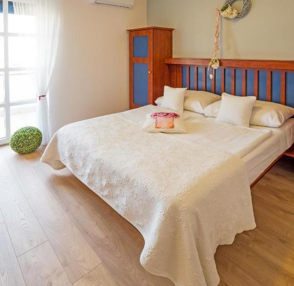 اتاق خانوادگی, Bonsai