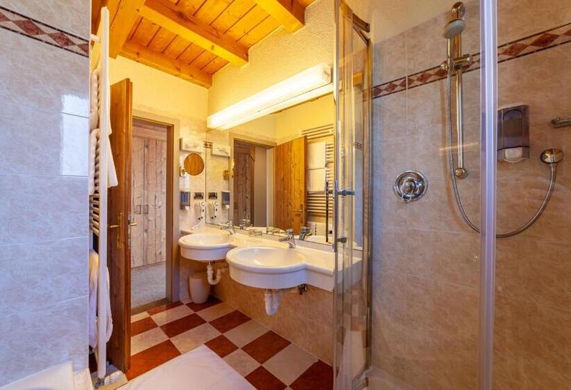 Номер Стандарт, Taushof