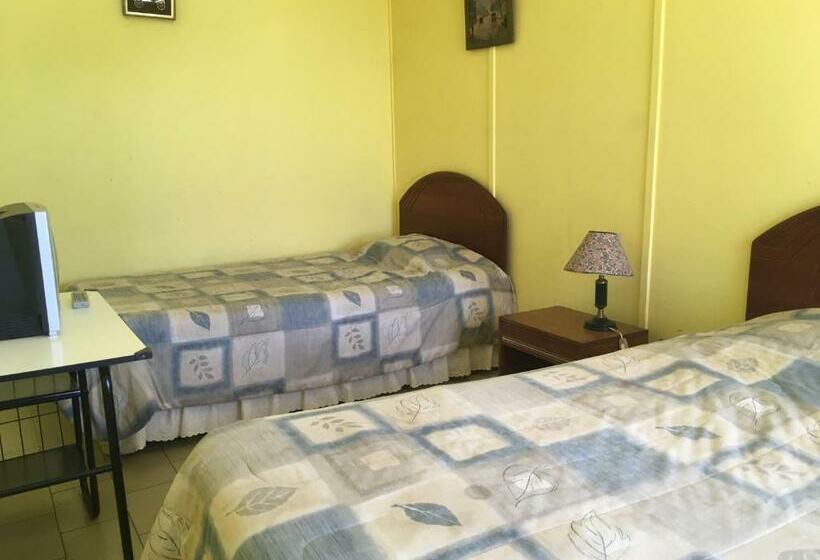 Номер Стандарт Совместная Ванная, My Father S House Bed