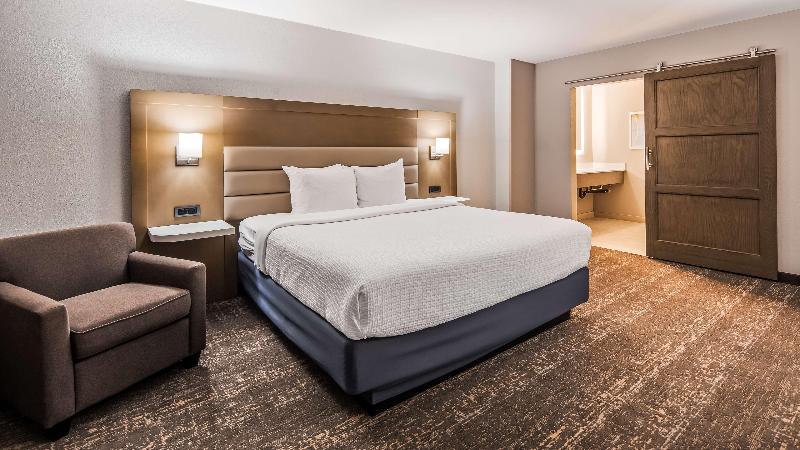 适合残疾人士使用的套间, Holiday Inn Express And Suites South Hill, An Ihg