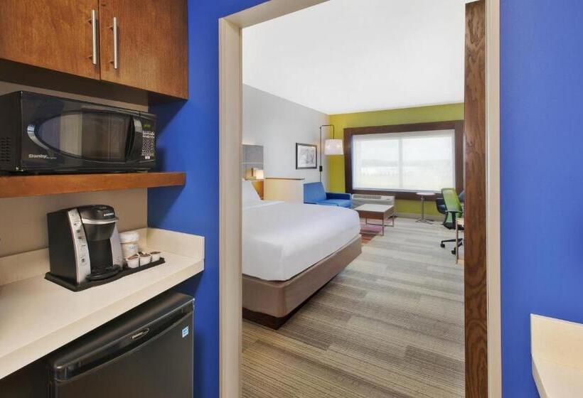 Номер Стандарт Кровать Кинг Адаптированный для Инвалидов, Holiday Inn Express And Suites South Hill, An Ihg