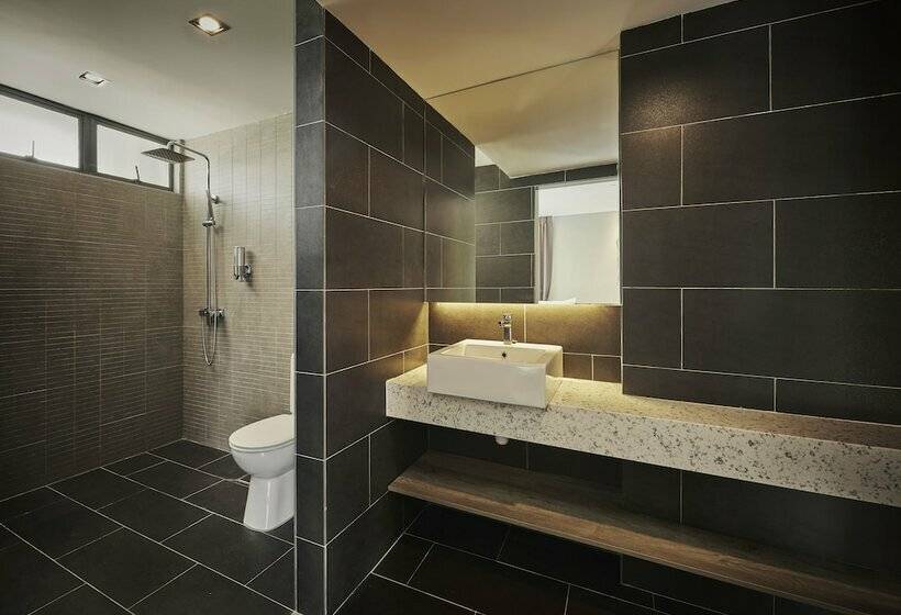 スイート, Tropics Eight Suites