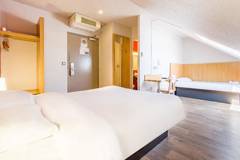 Номер Стандарт Трехместный, B&b Hotel Poitiers 3 Futuroscope