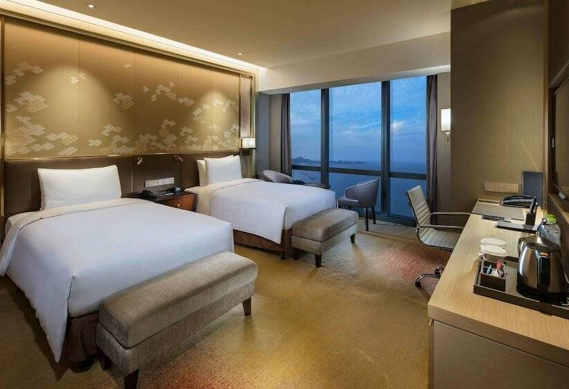 اتاق استاندارد با چشم‌انداز دریا, Hilton Yantai