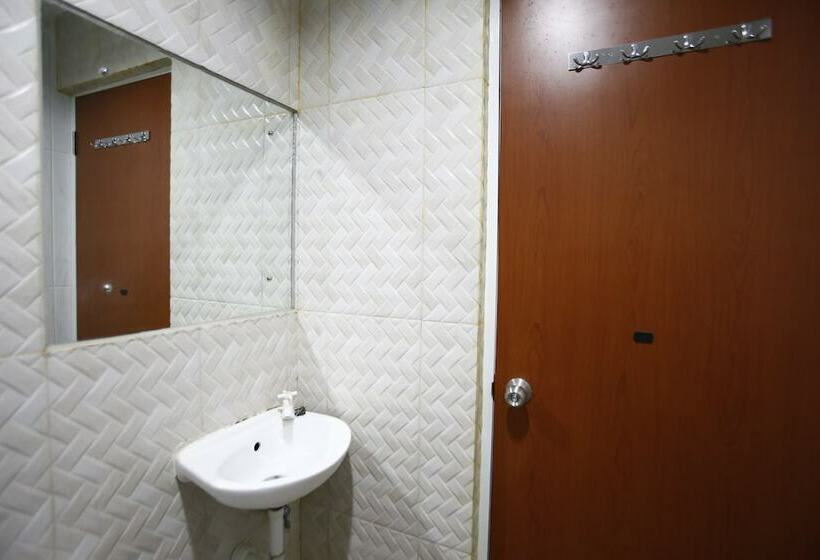 Номер Стандарт, Reddoorz Near Cilandak Town Square