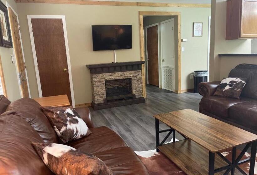 Люкс 2 Спальни, Stagecoach Inn Woodville